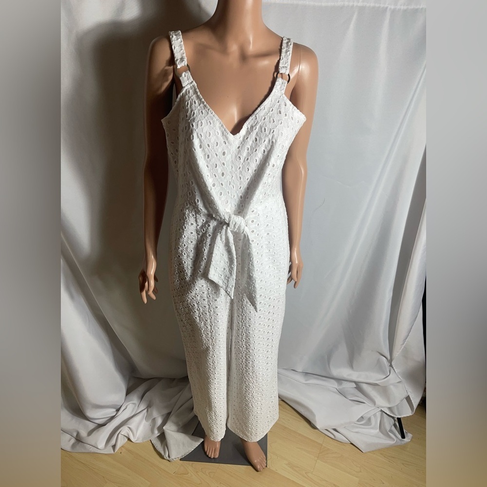 INC International Concepts White Eyelet Jumpsuit Size 6 Ring Strap Tie Waist